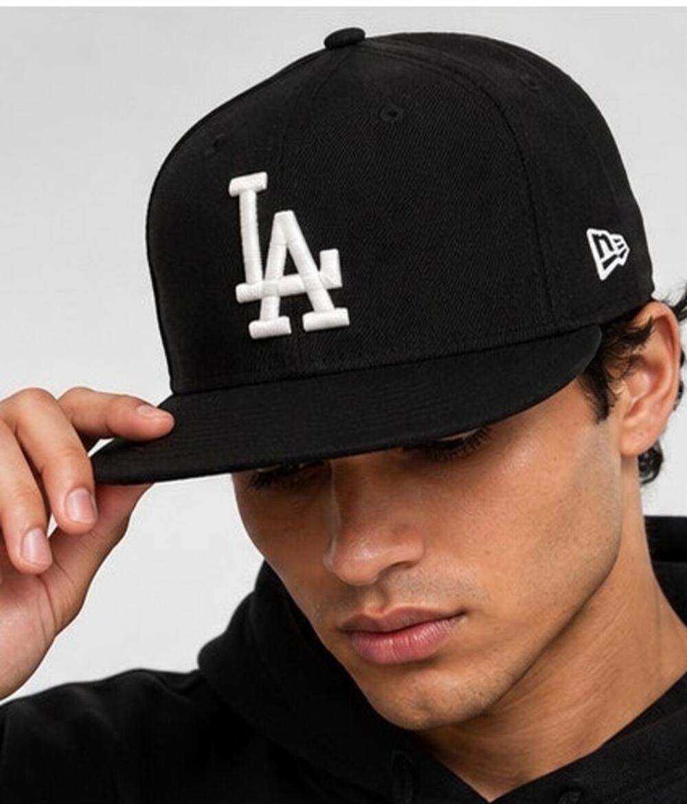 New Era LA Dodgers 59FIFTY Fitted Hat Black White MLB Size 7 3/4